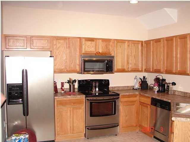GRAND OAK PLACE - Residential Lease
