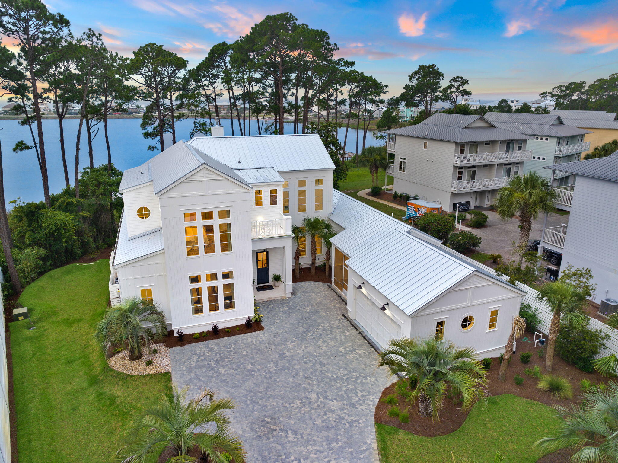 OYSTER LAKE - Residential