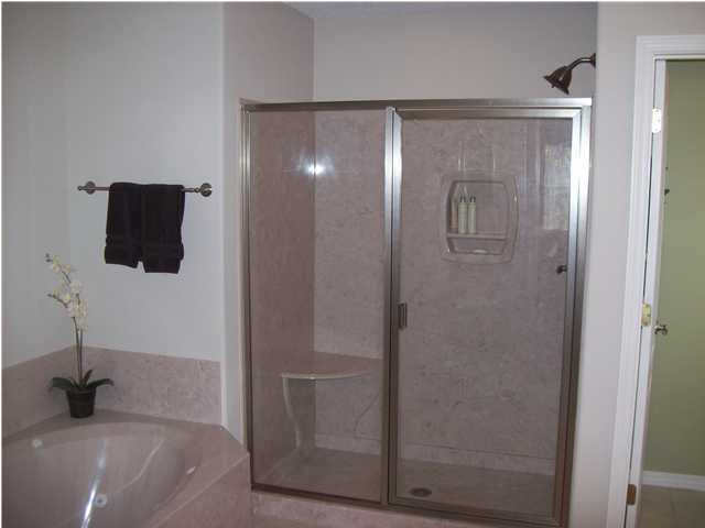 FOXWOOD ESTATES 2 - Residential Lease