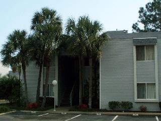 Freshly painted 2 bedroom, 1 bath ground floor unit in Finisterra complex. Stackable washer and dryer included in lease, dishwasher and garbage disposal. New hand scraped laminate hard wood floors in bedrooms and master has double closets, full length of room. Call today to schedule your viewing!