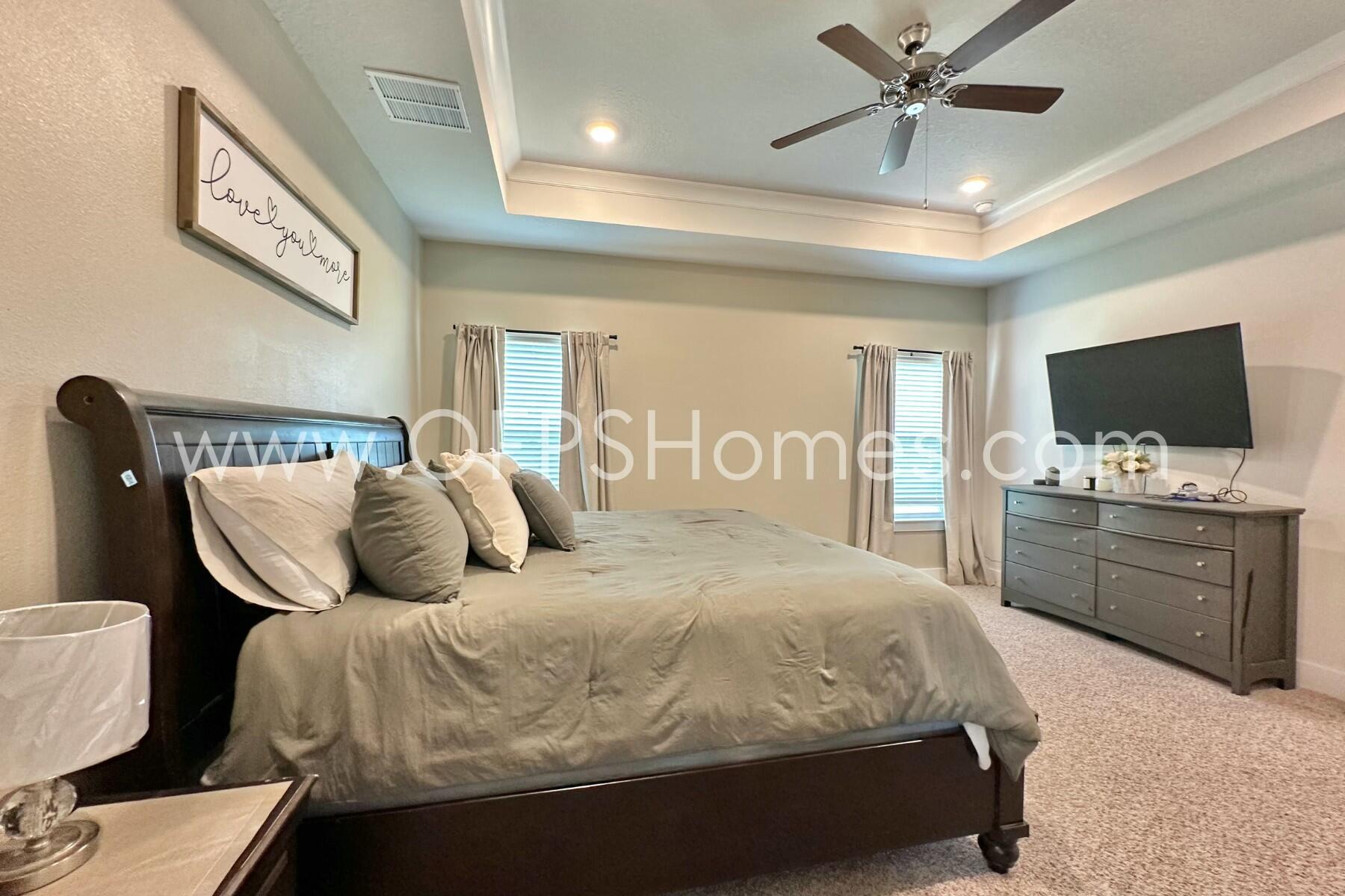 HILLWOOD ESTATES - Residential Lease