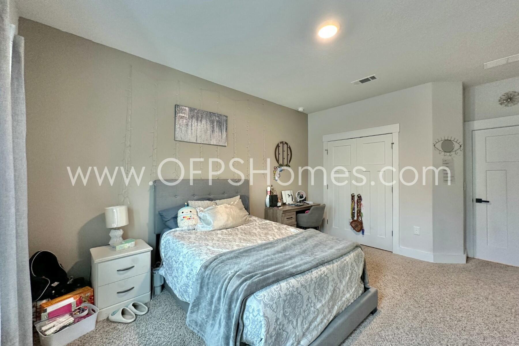 HILLWOOD ESTATES - Residential Lease