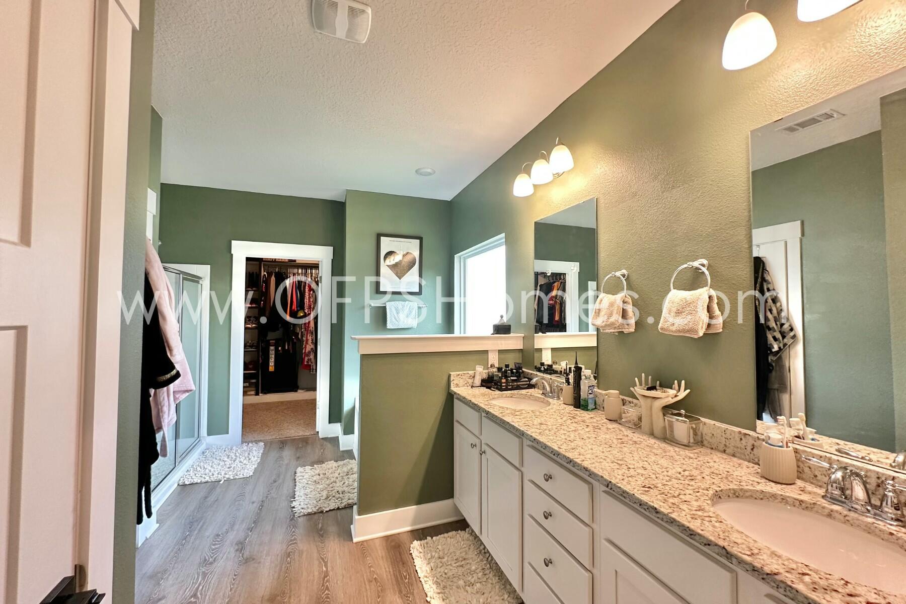 HILLWOOD ESTATES - Residential Lease