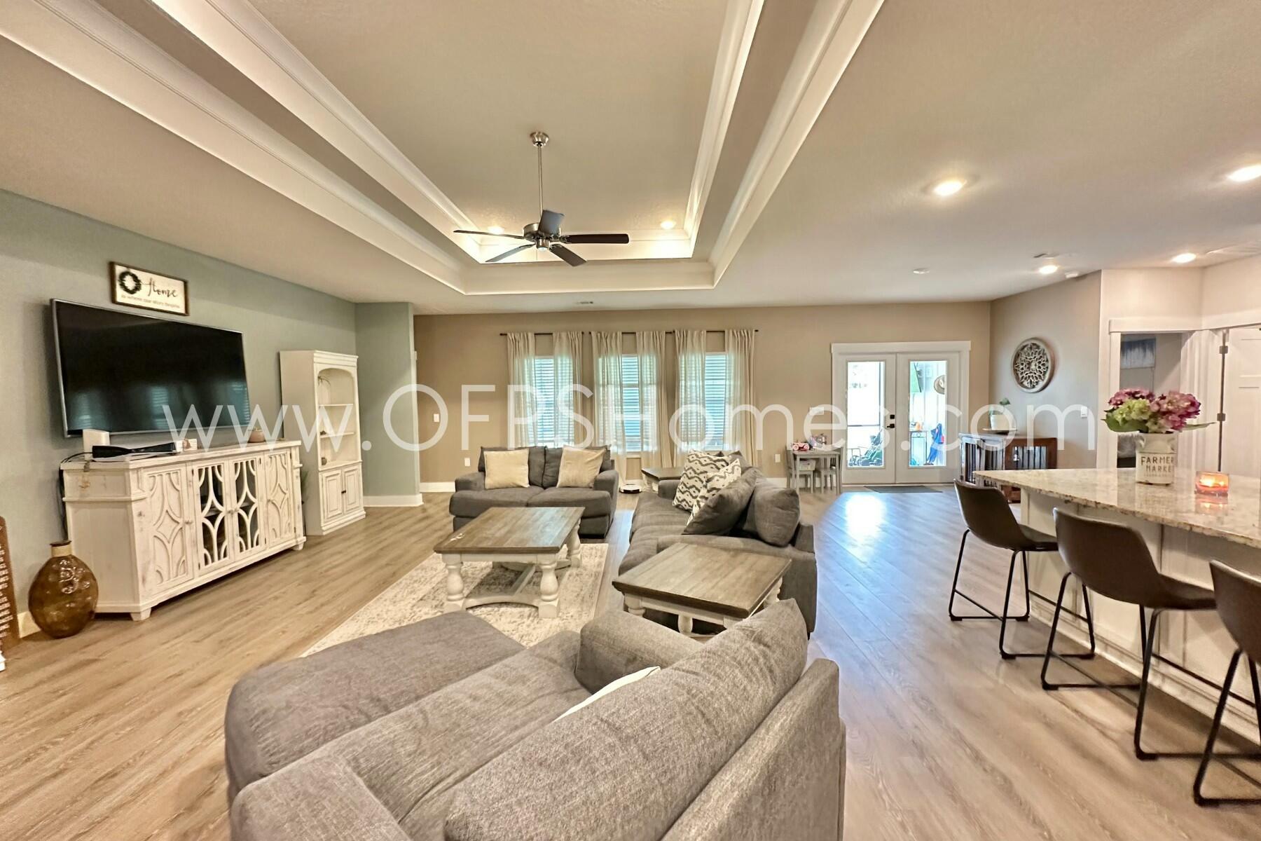 HILLWOOD ESTATES - Residential Lease