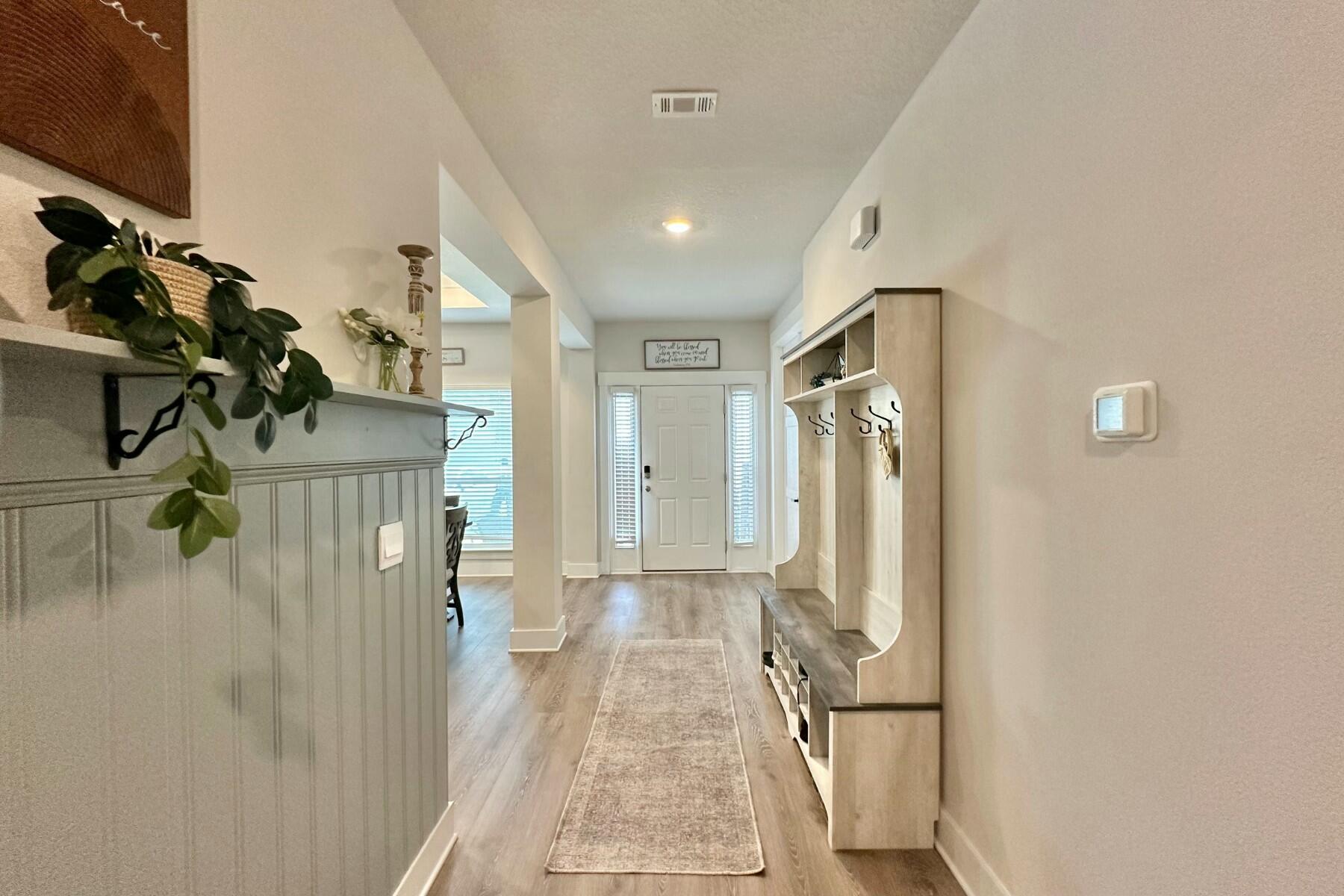 HILLWOOD ESTATES - Residential Lease