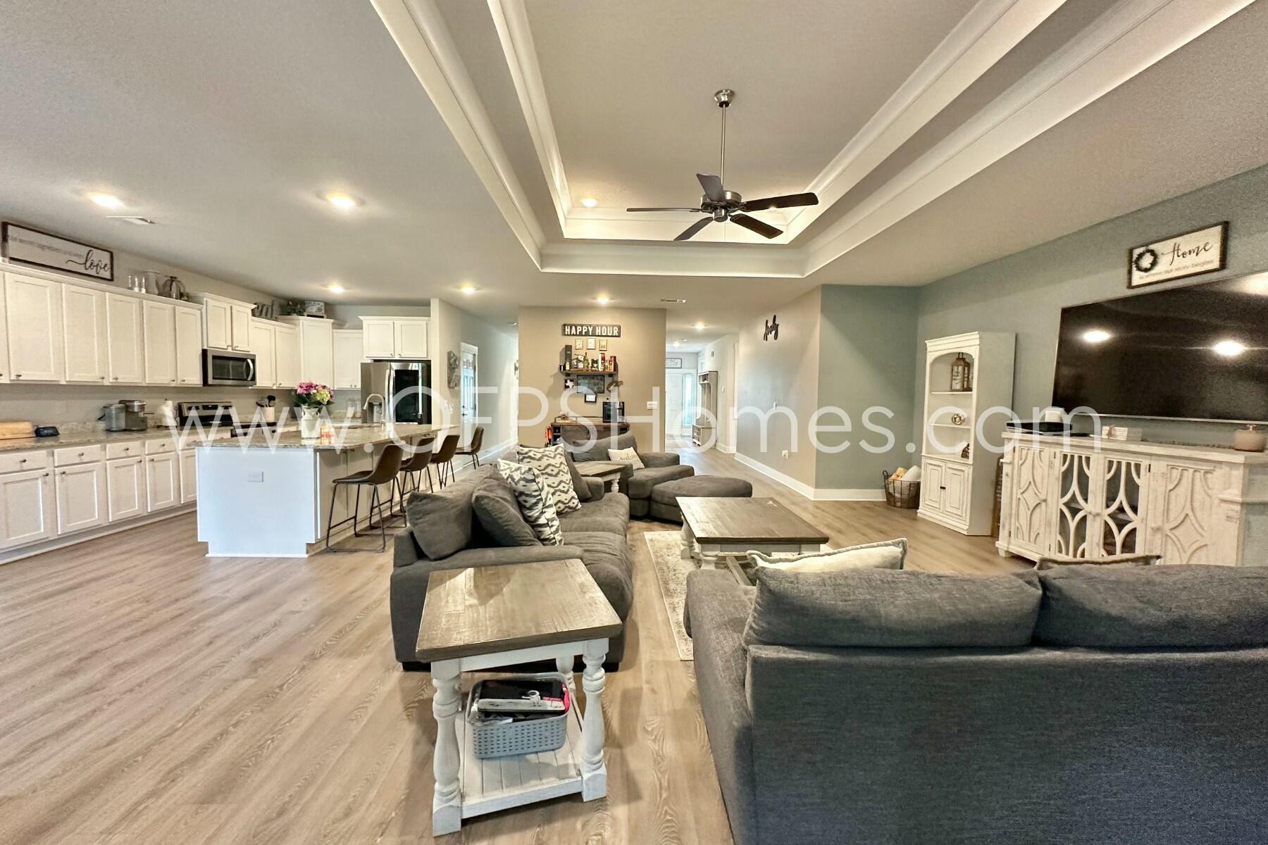HILLWOOD ESTATES - Residential Lease