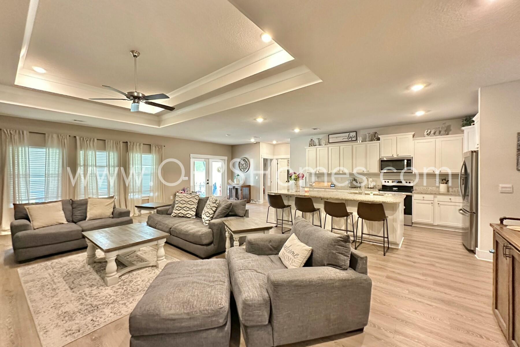 HILLWOOD ESTATES - Residential Lease
