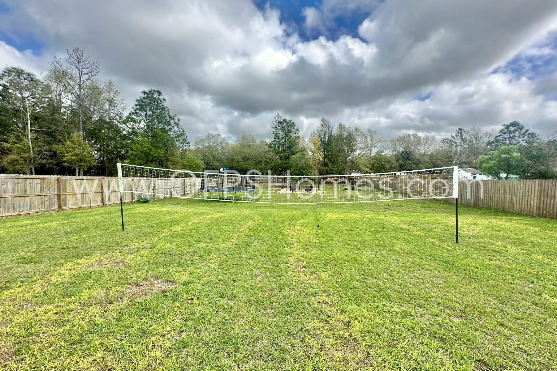 HILLWOOD ESTATES - Residential Lease