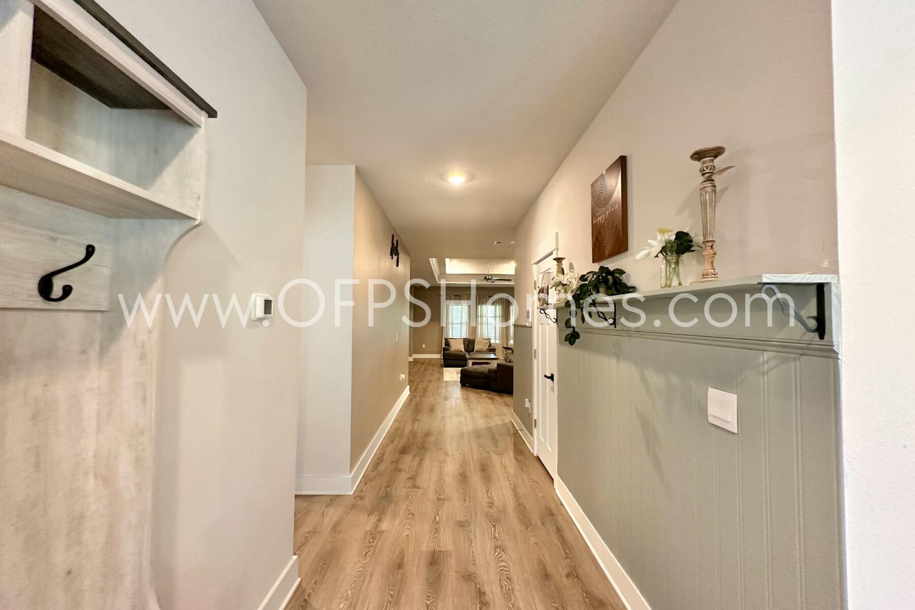 HILLWOOD ESTATES - Residential Lease