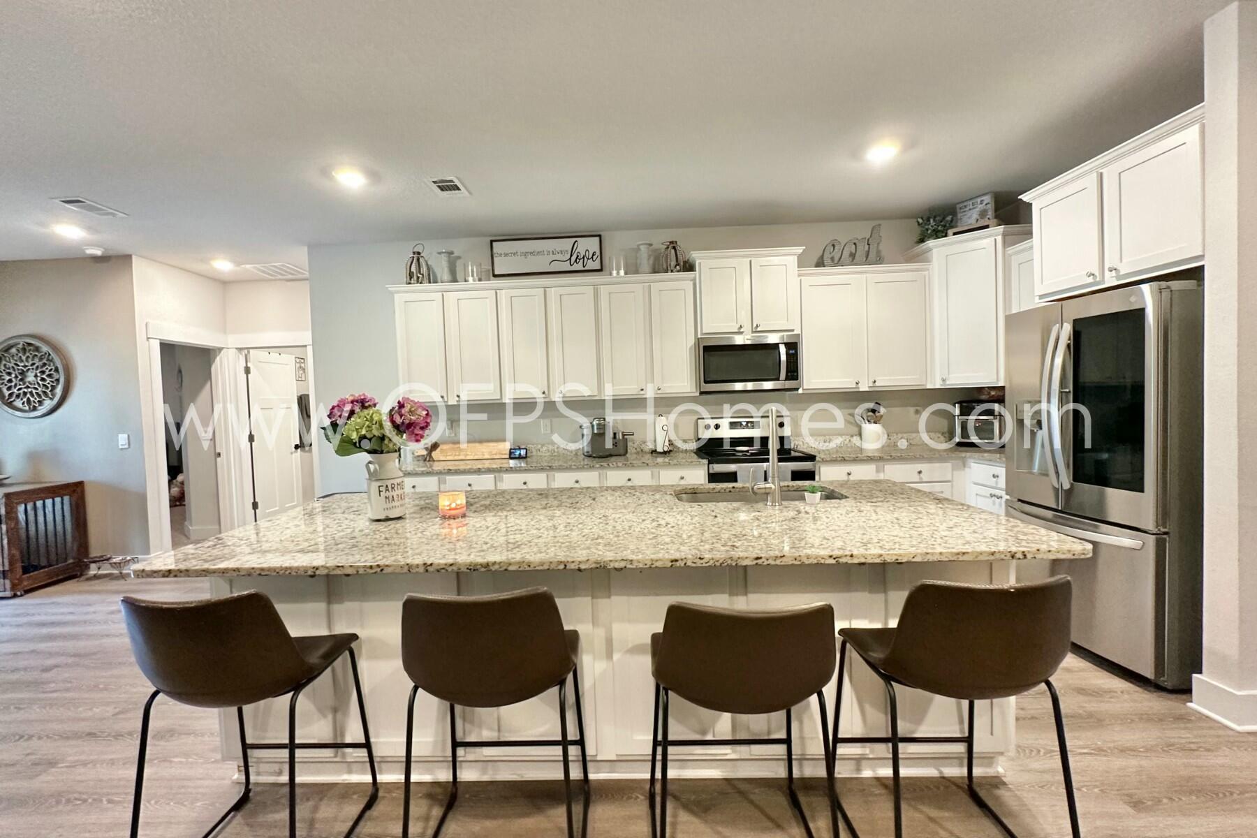 HILLWOOD ESTATES - Residential Lease
