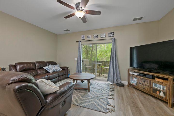 Available 1 September 2023. This corner unit townhome has been updated and very well kept. This unit features granite counter tops, stainless appliances, plenty of storage, large bedrooms and a spacious floor plan with wood like flooring in the downstairs. The Palms of Freeport offers great amenities including a park, pool and pool house!  It is conveniently located close to schools.There is nice patio out back to relax. Washer and Dryer included or can be removed if tenants have thier own.  Message me for a link to the free pre-screening questionnaire.