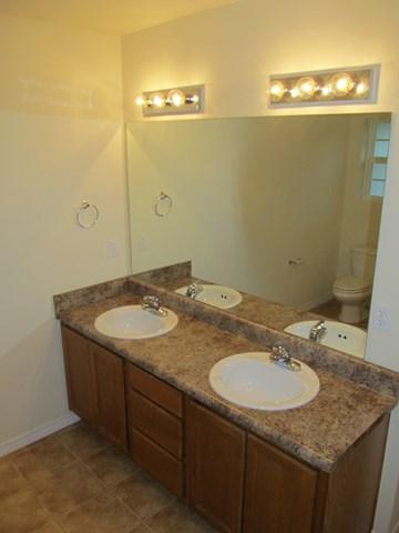 KING'S PORT TOWNHOMES - Residential Lease