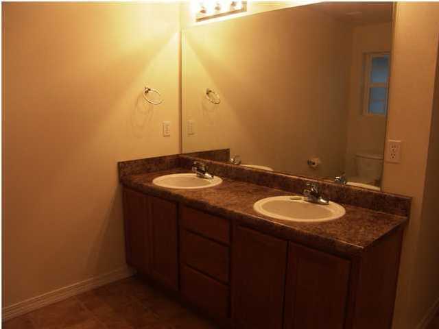 KING'S PORT TOWNHOMES - Residential Lease