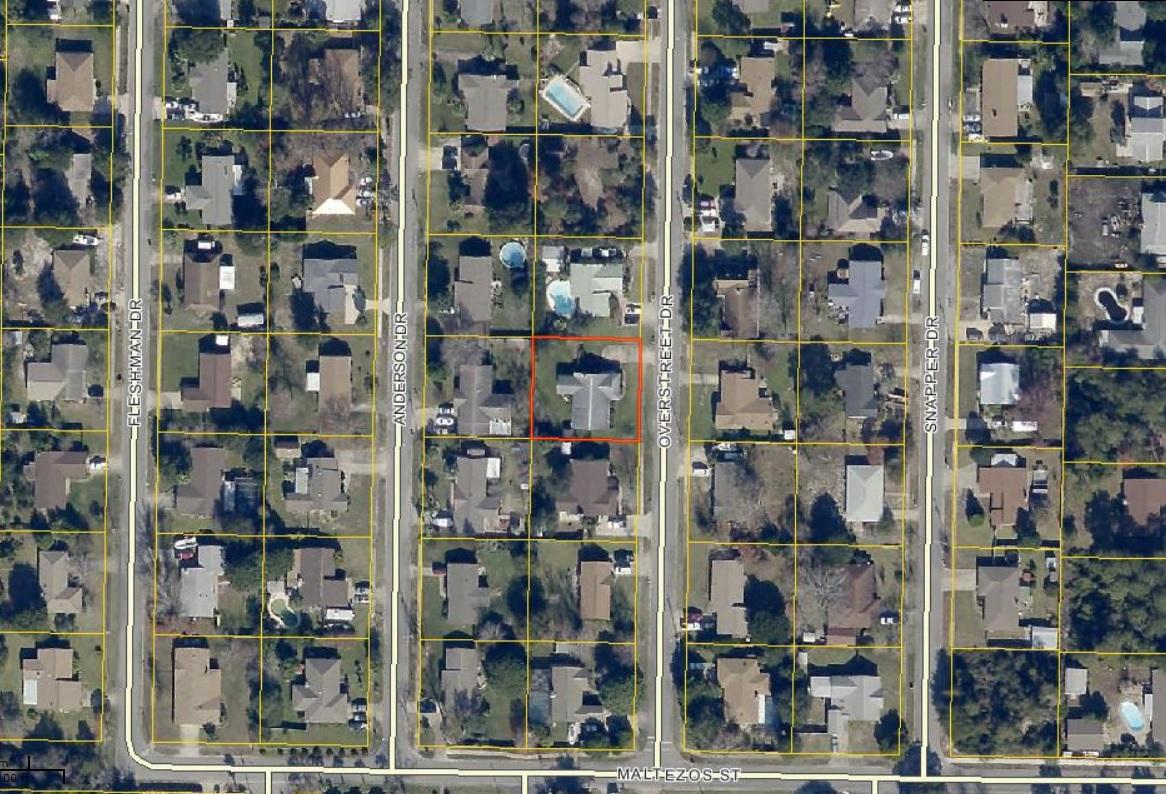 This is a solid, beautiful home located in one of the best areas in Destin. This home could be your perfect starter home.