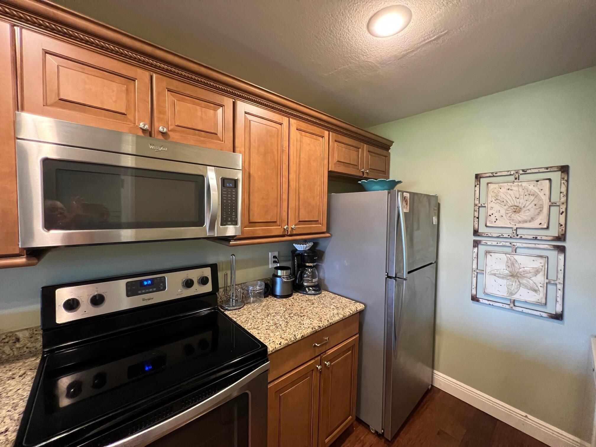 EDGEWATER GOLF VILLAS 3A CONDO - Residential