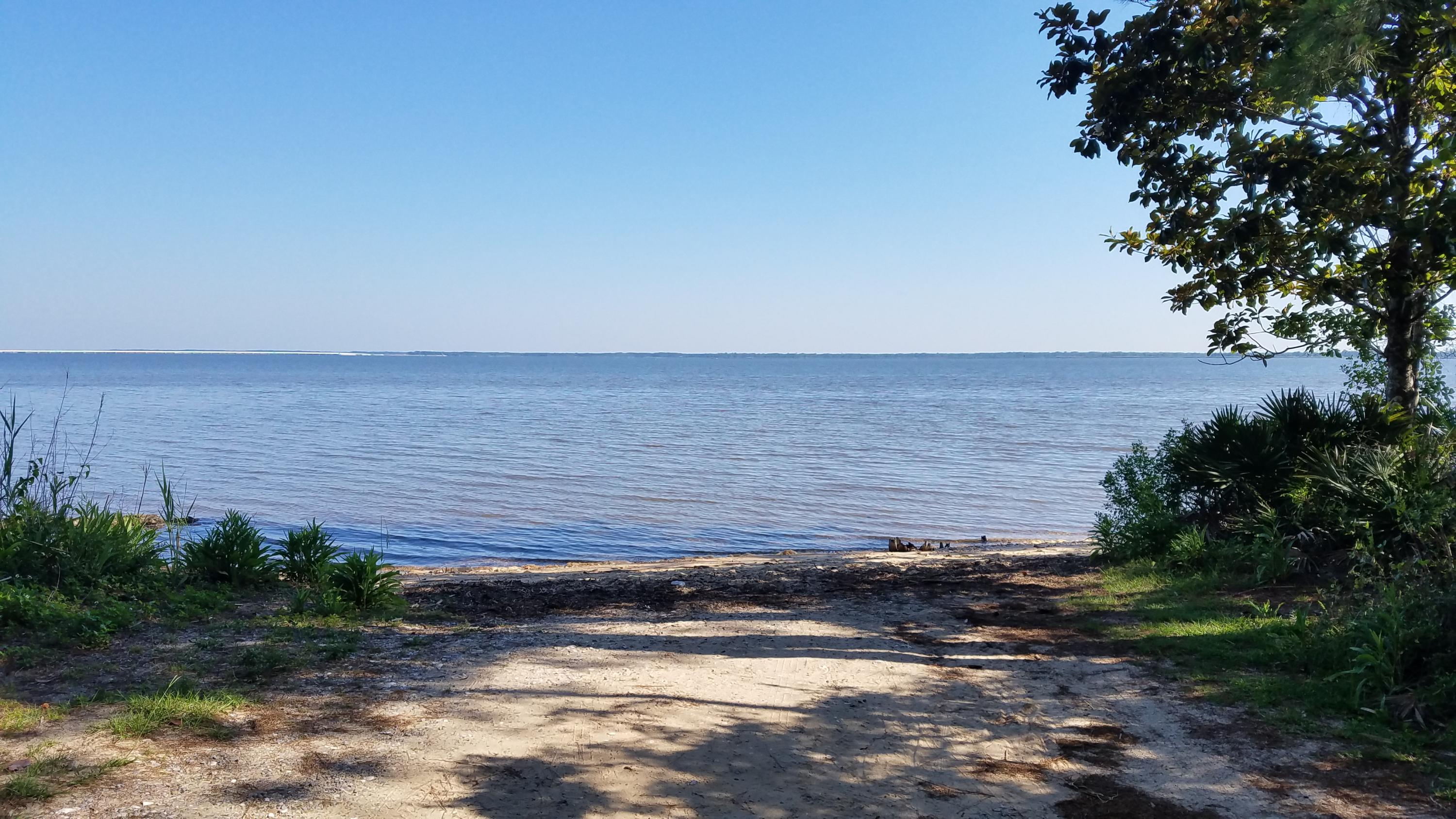 MAGNOLIA BEACH - Land