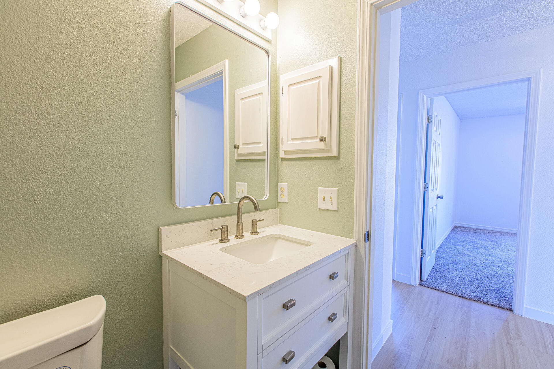 WOODRIDGE MANOR - Residential