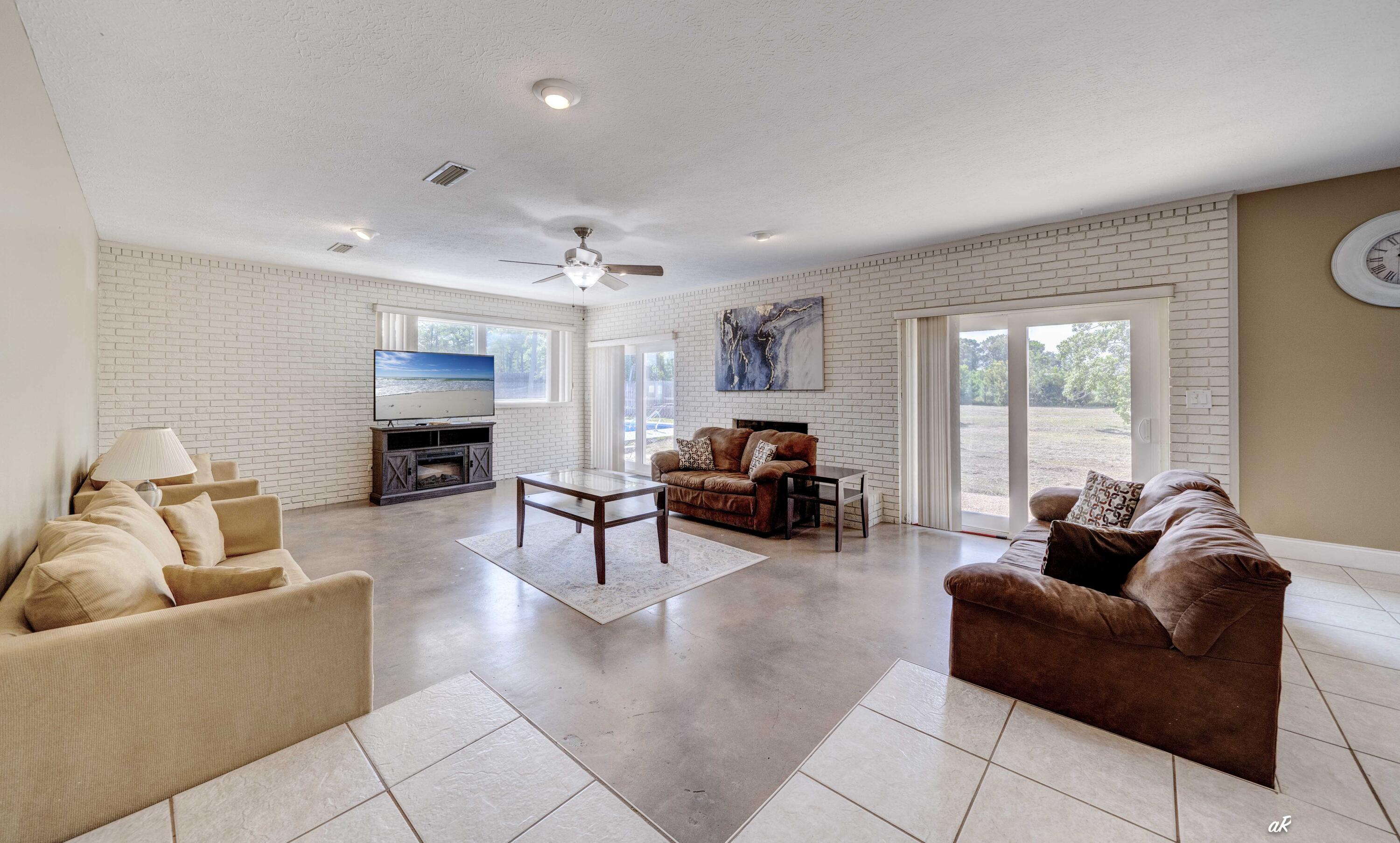 THOMAS DRIVE PARK UNIT 2 - Residential