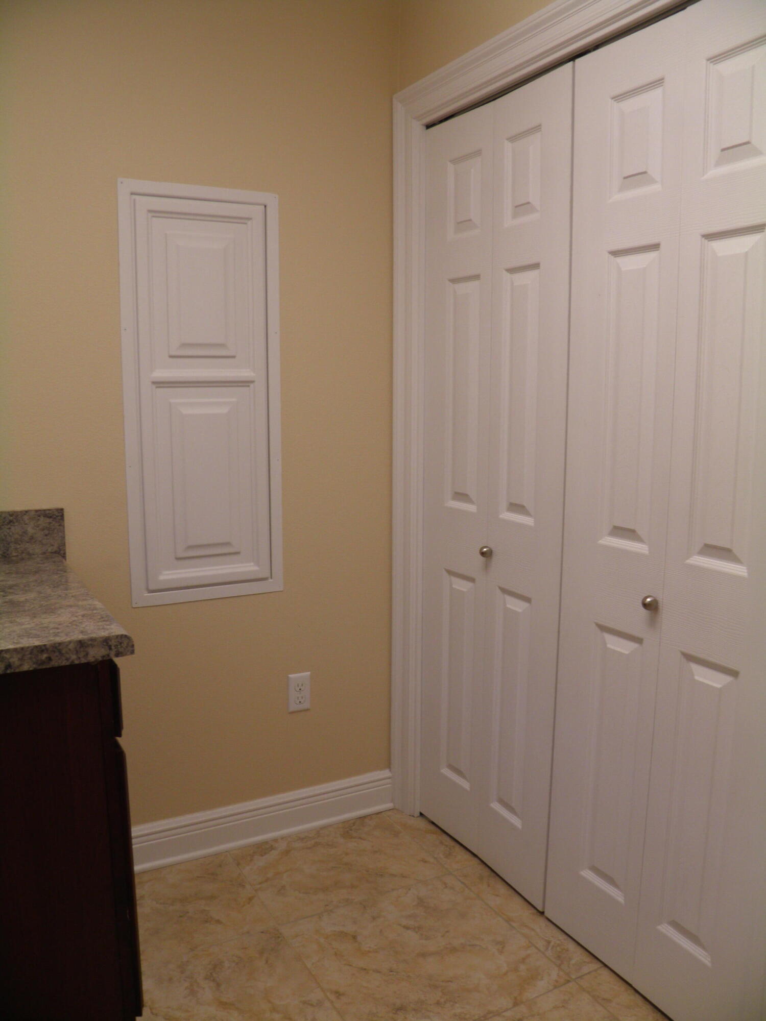 WALTON OAKS - Residential Lease