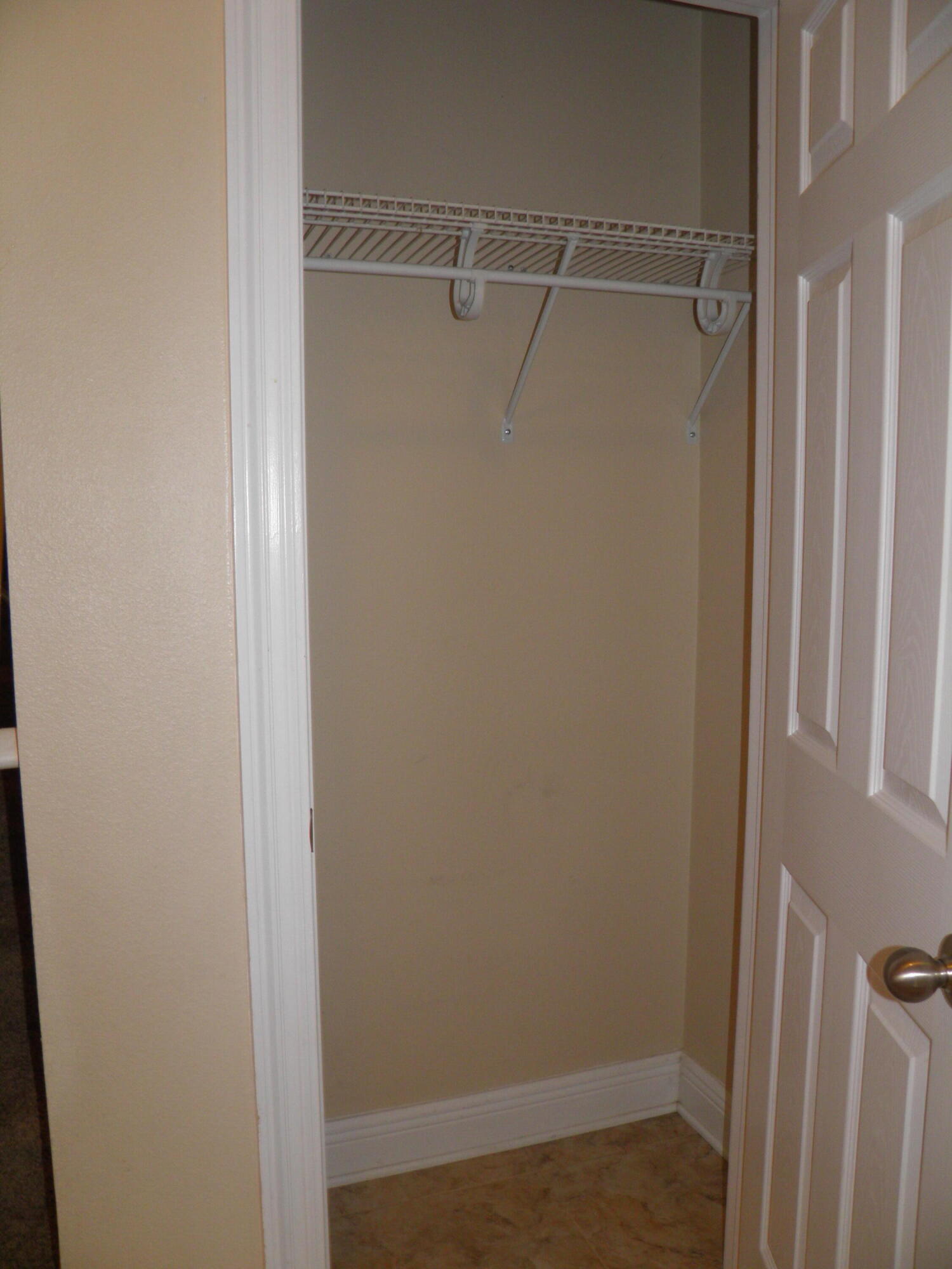 WALTON OAKS - Residential Lease