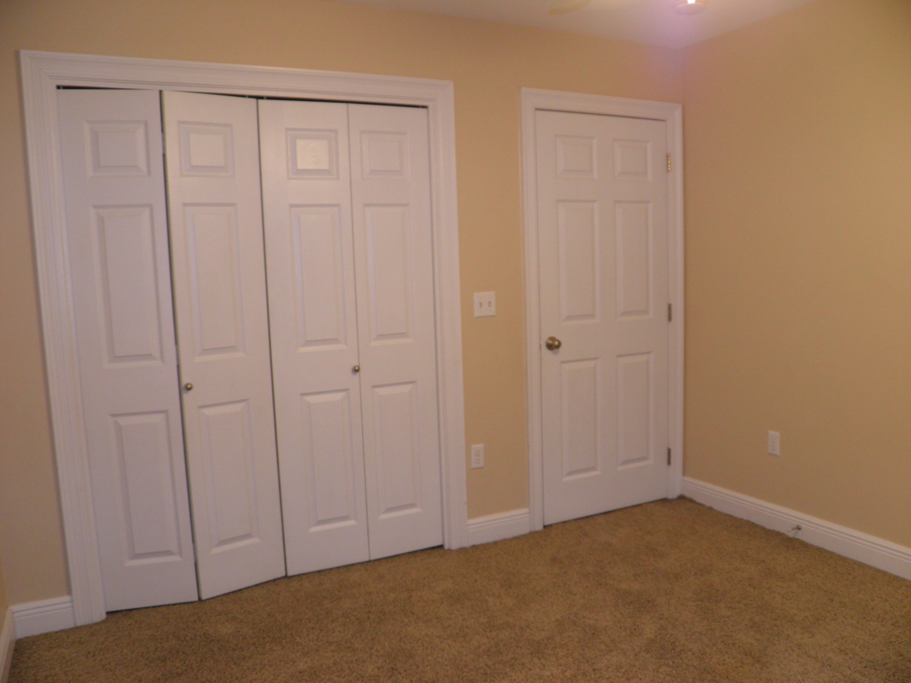 WALTON OAKS - Residential Lease