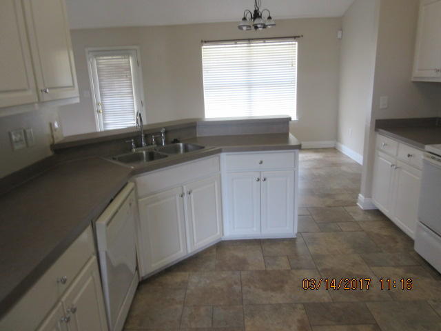 CREETWOOD PLACE - Residential Lease