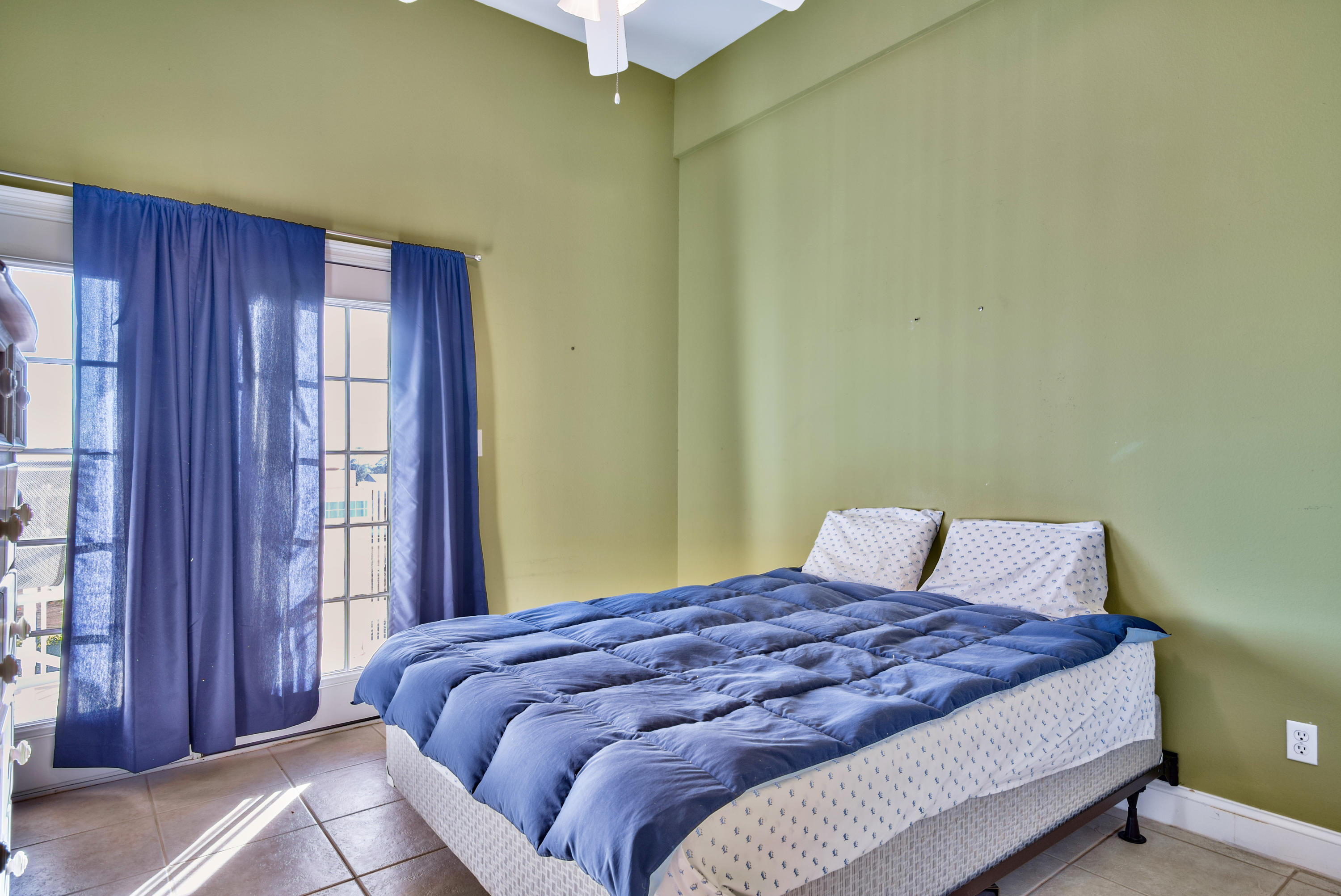 PLAZA THE - Residential Lease