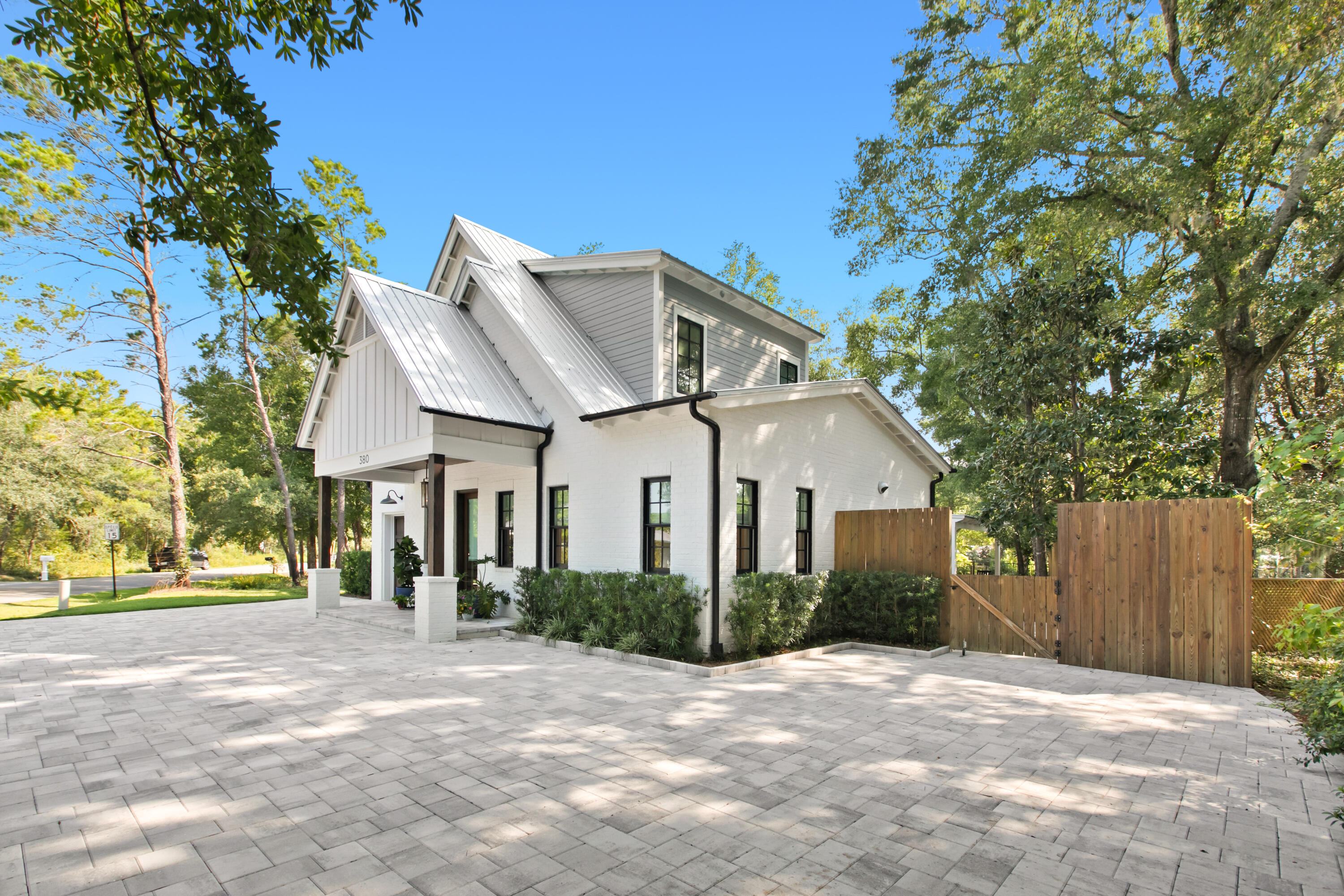 DAUGHETTES AMENDED - Residential