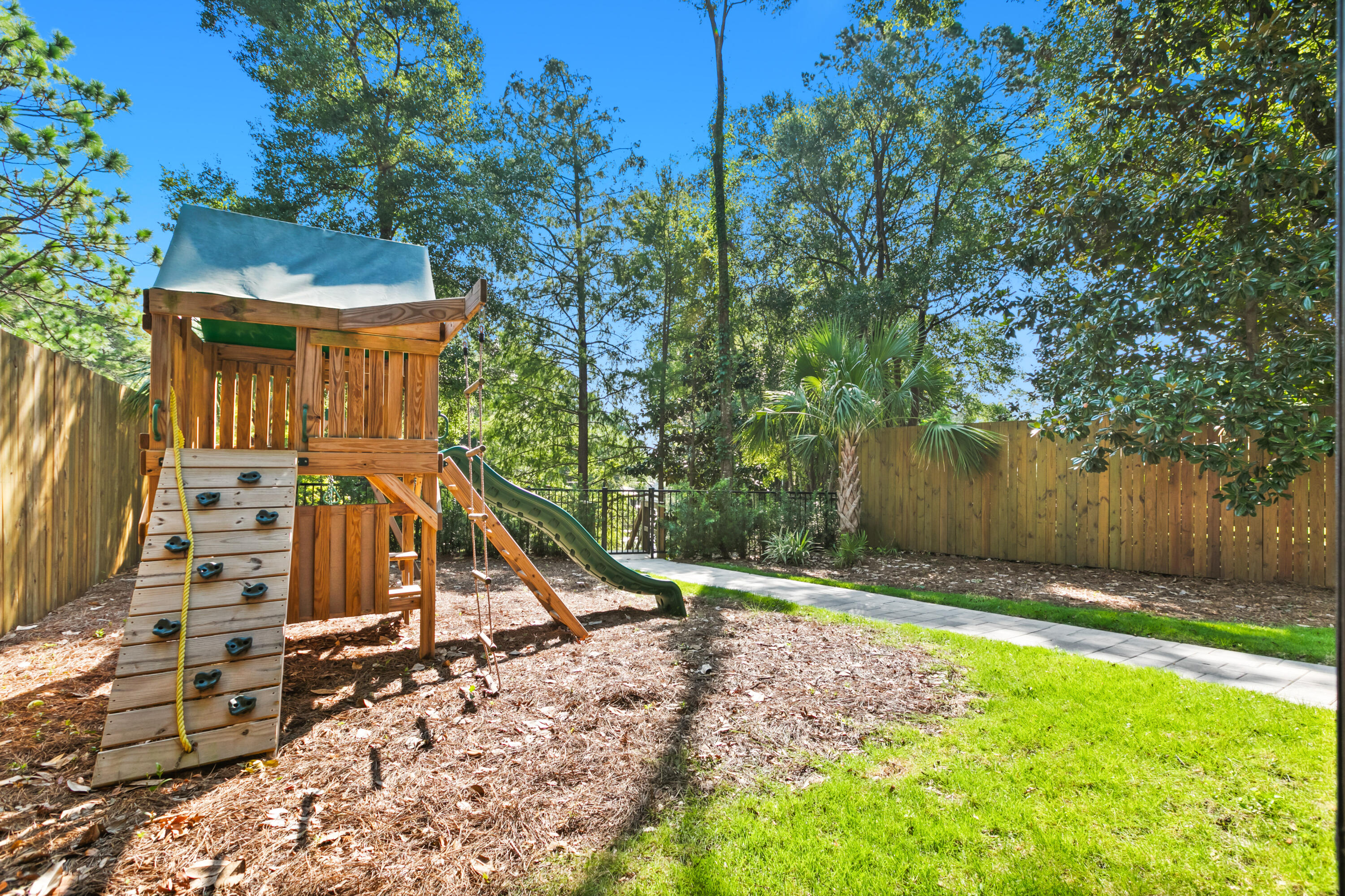 DAUGHETTES AMENDED - Residential