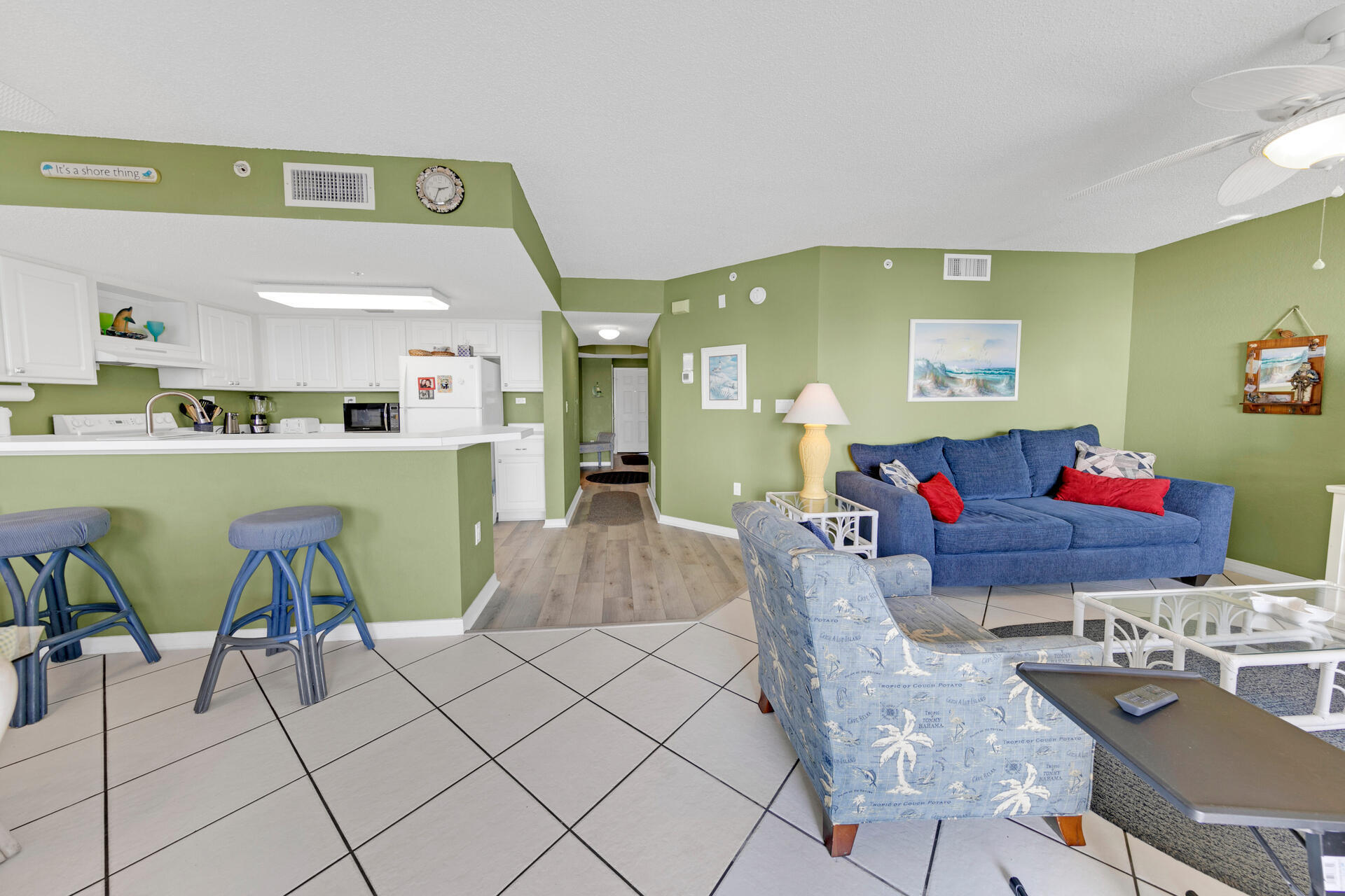 ISLANDER BEACH RESORT & CONDO - Residential