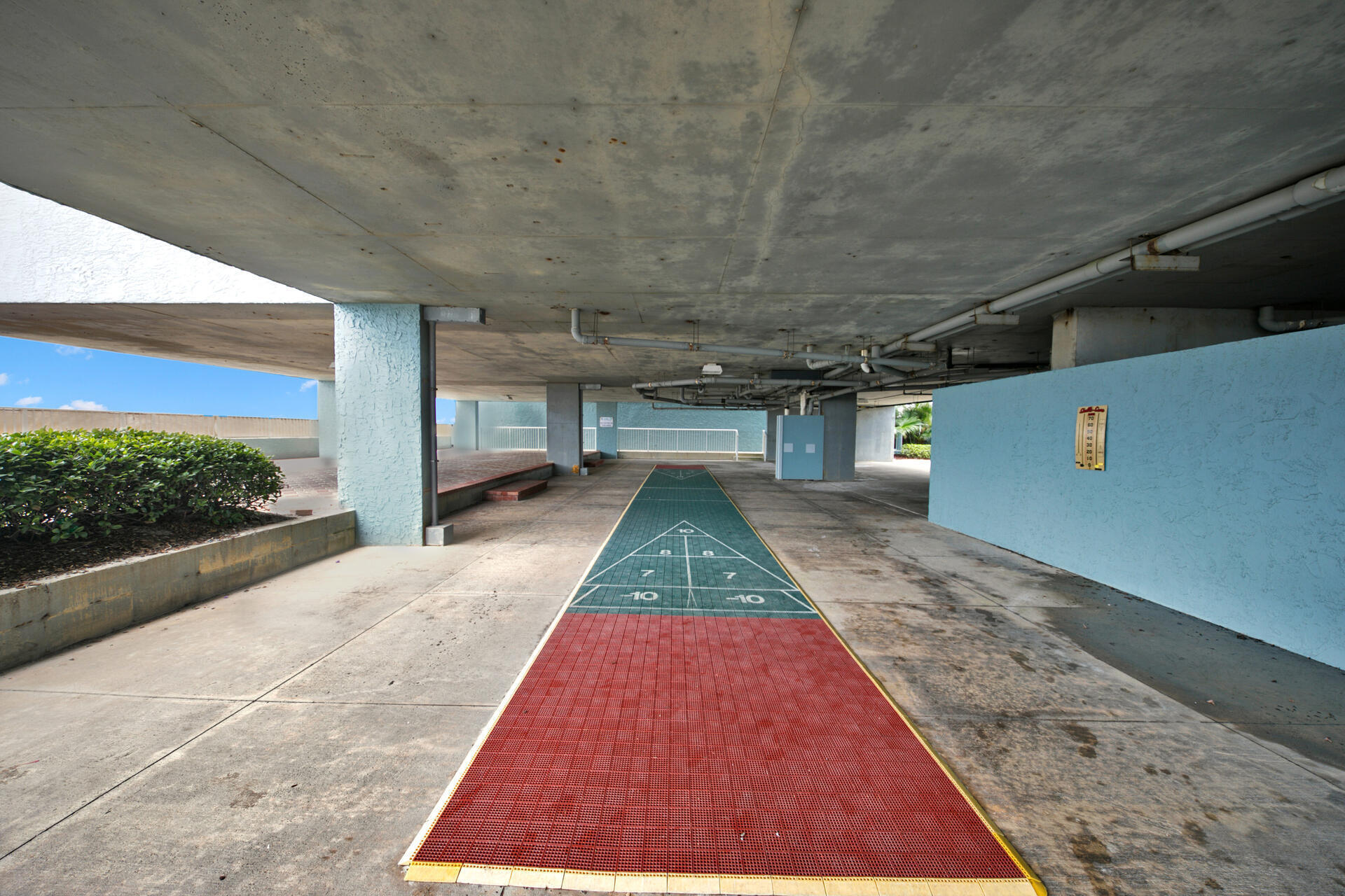 ISLANDER BEACH RESORT & CONDO - Residential