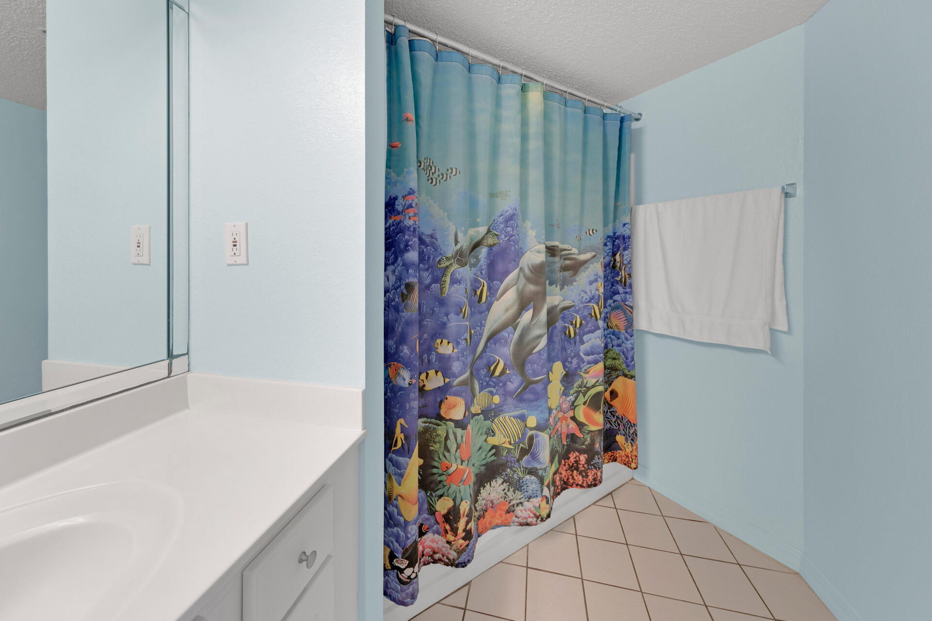 ISLANDER BEACH RESORT & CONDO - Residential