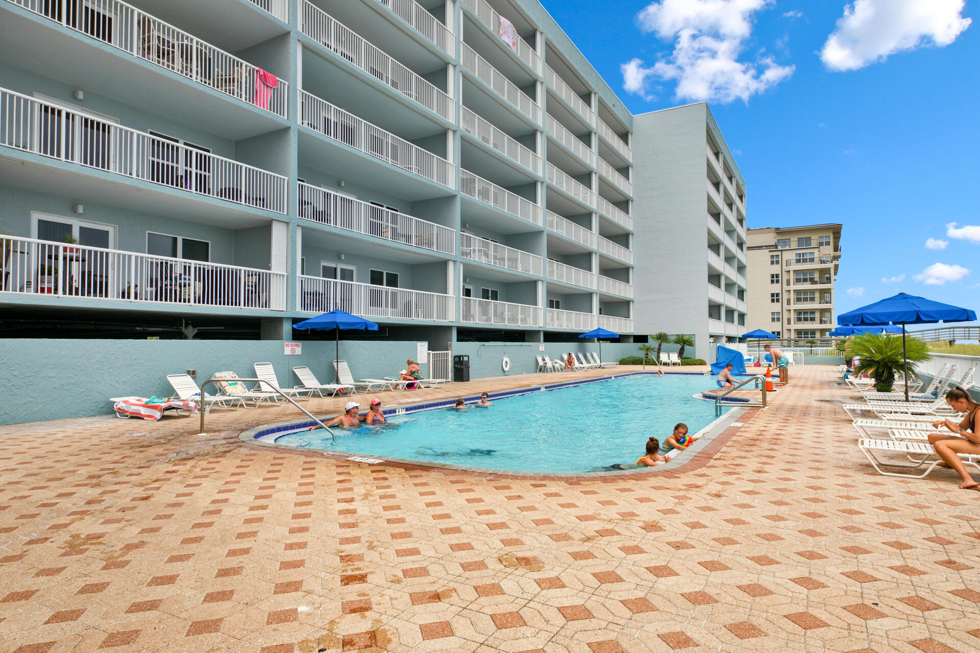 ISLANDER BEACH RESORT & CONDO - Residential