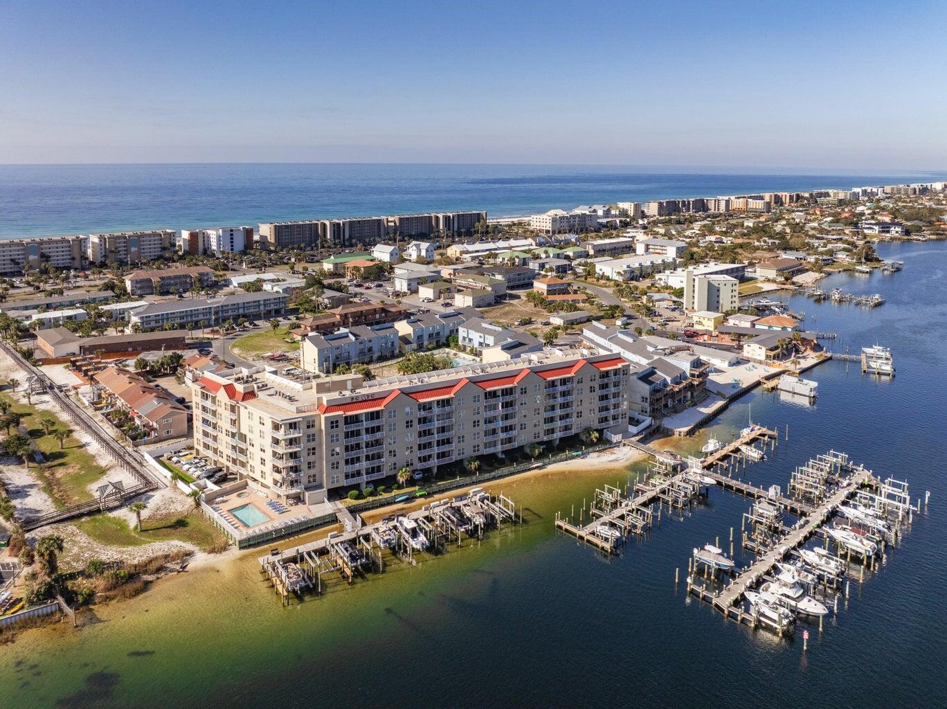 PALM COURT YACHT CLUB - Residential
