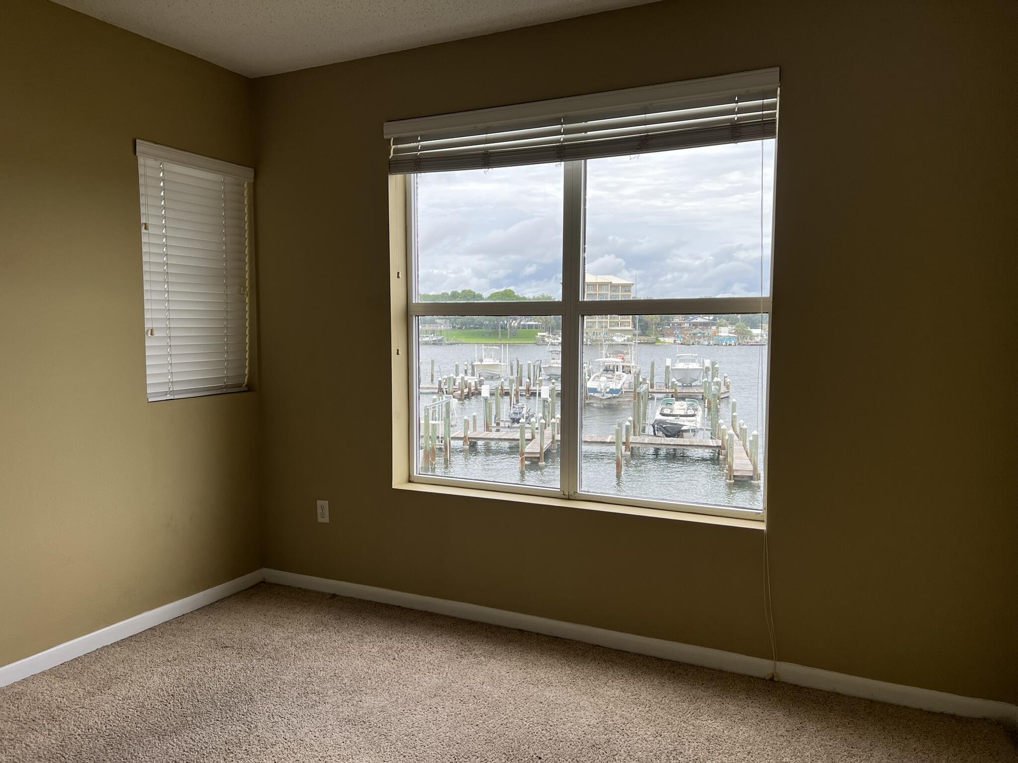 PALM COURT YACHT CLUB - Residential