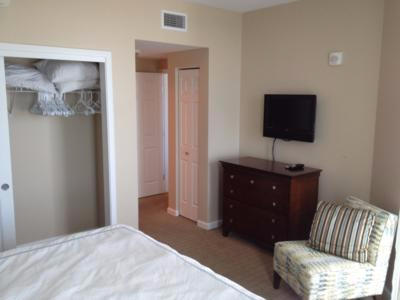 PALMS CONDO - Residential Lease