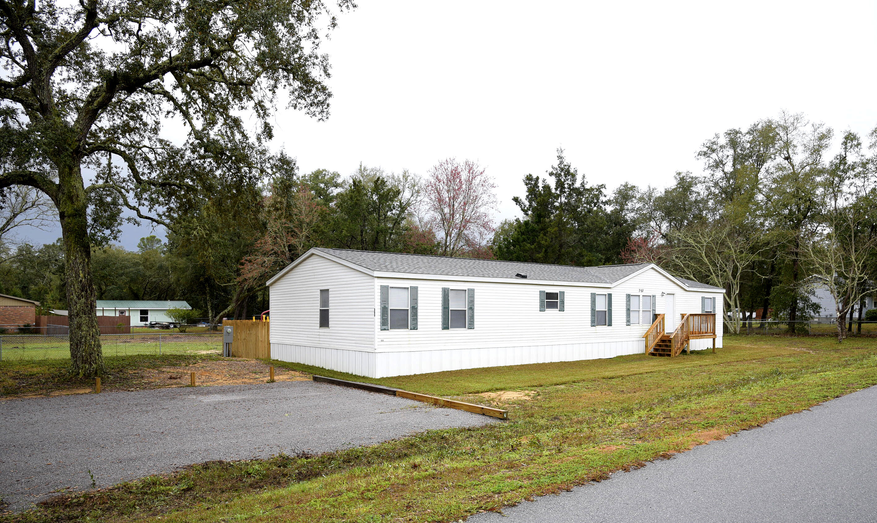 ACTIVE-DUTY MILITARY AND EOD ONLY!
Great opportunity to save $! 4 bedroom 2 bath home in very close proximity to EOD School. This will be a housemate rental. All utilities including cable and internet as well as lawn maintenance included in monthly rent. Sorry NO pets & NO smoking. Call Carriage Hills Realty for additional information