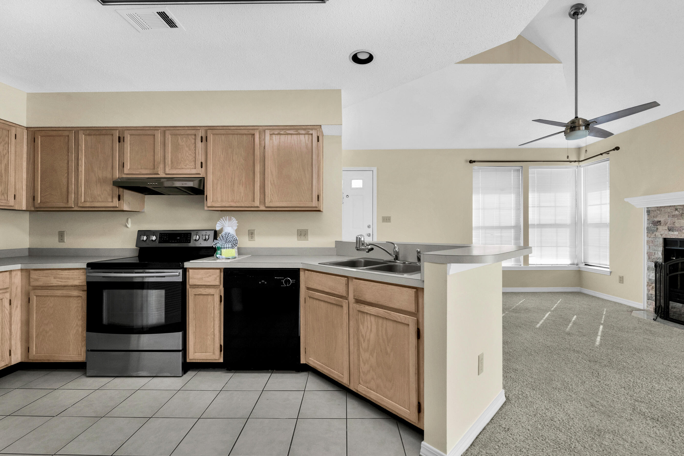 CROSSWINDS LANDING - Residential Lease