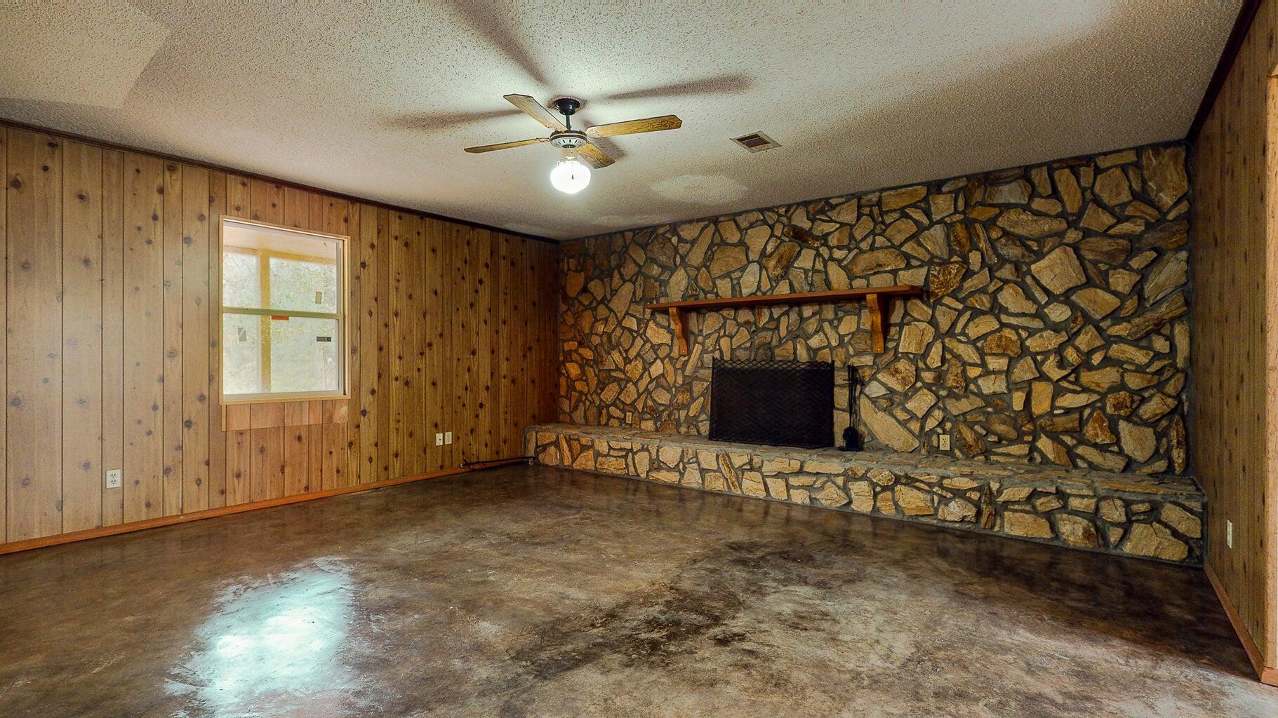 METES & BOUNDS - Residential Lease