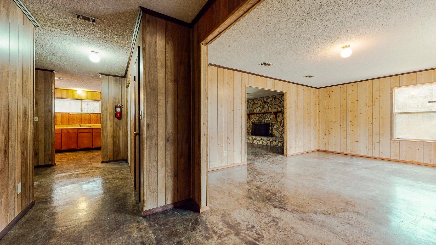 METES & BOUNDS - Residential Lease