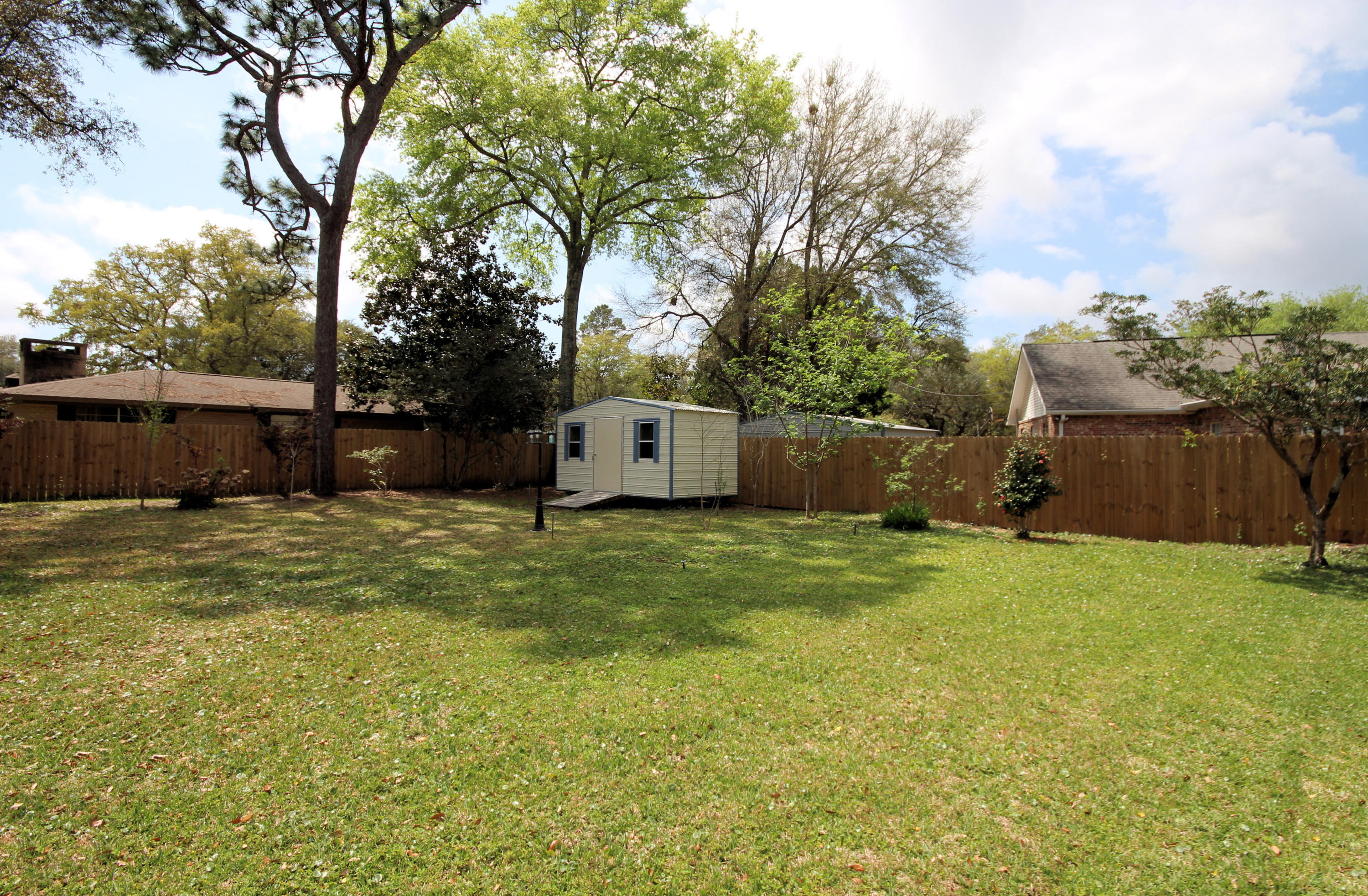 BAYOU POQUITO - Residential