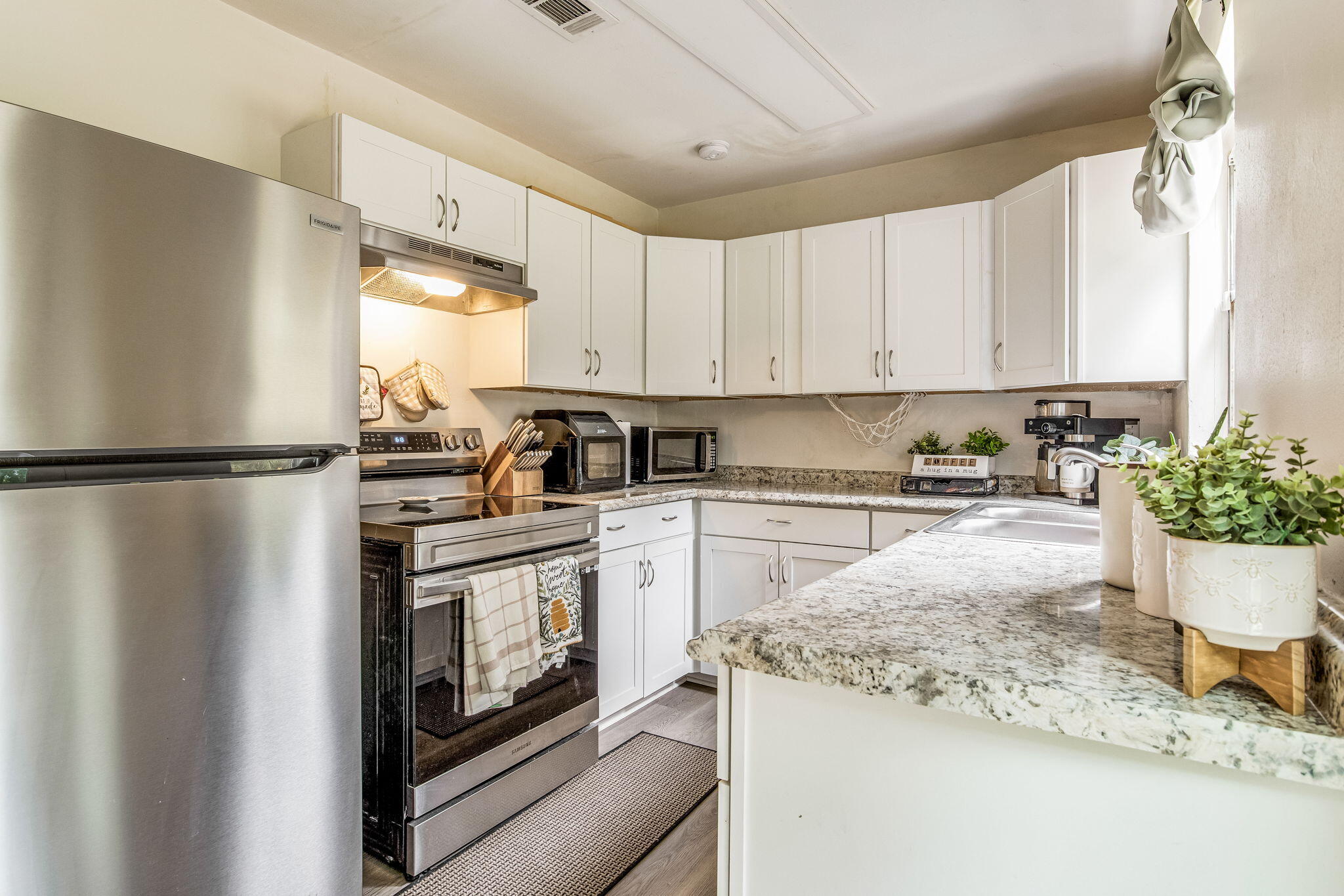 CRESCENT LAKE - Residential