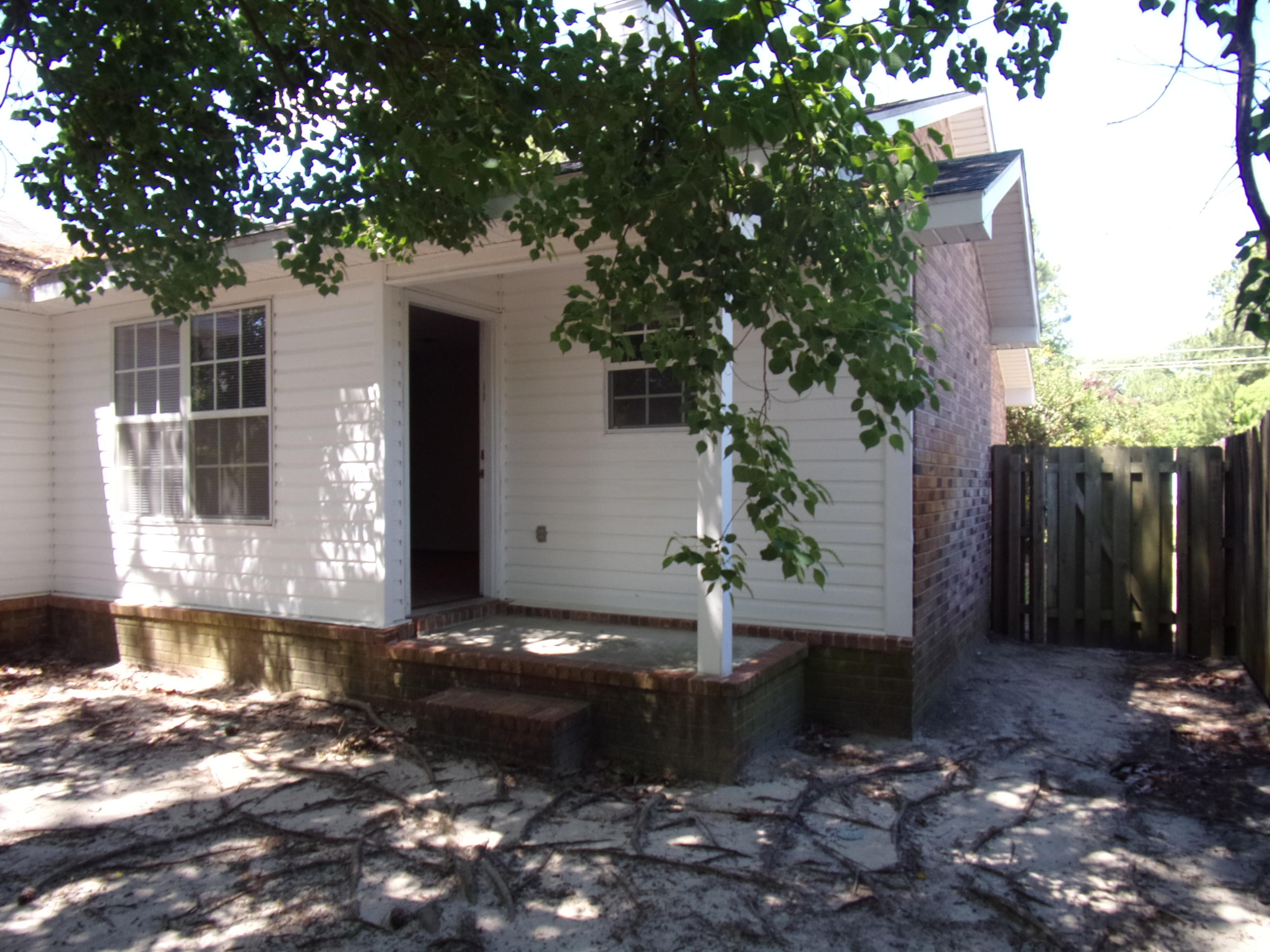BAY RIDGE PARK 2ND ADDN - Residential Lease