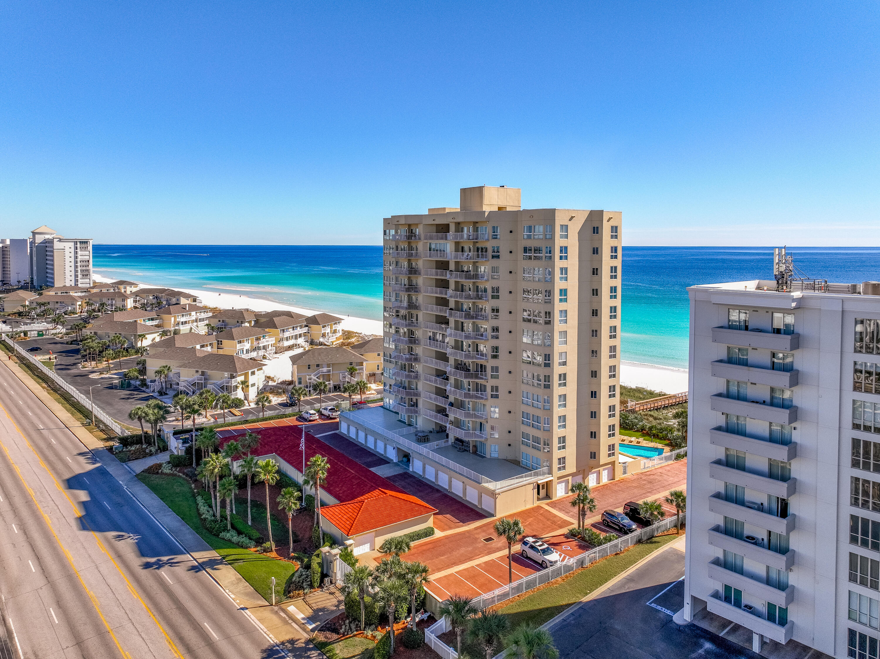 HOLIDAY ISLE TOWERS CONDO - Residential