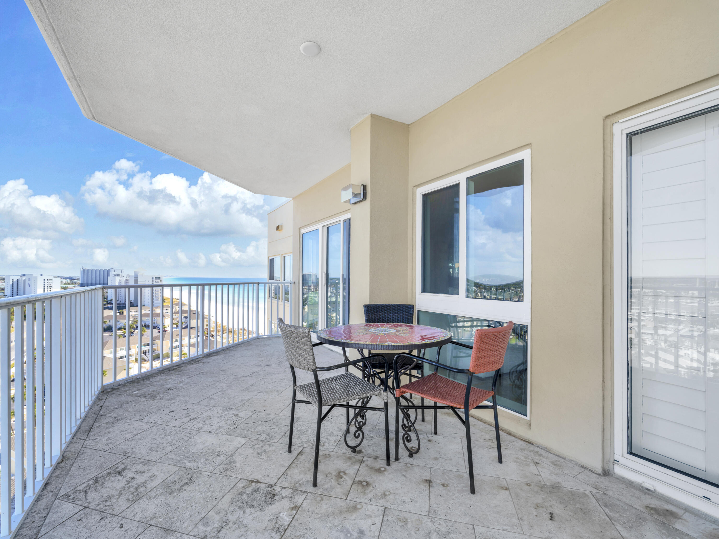 HOLIDAY ISLE TOWERS CONDO - Residential