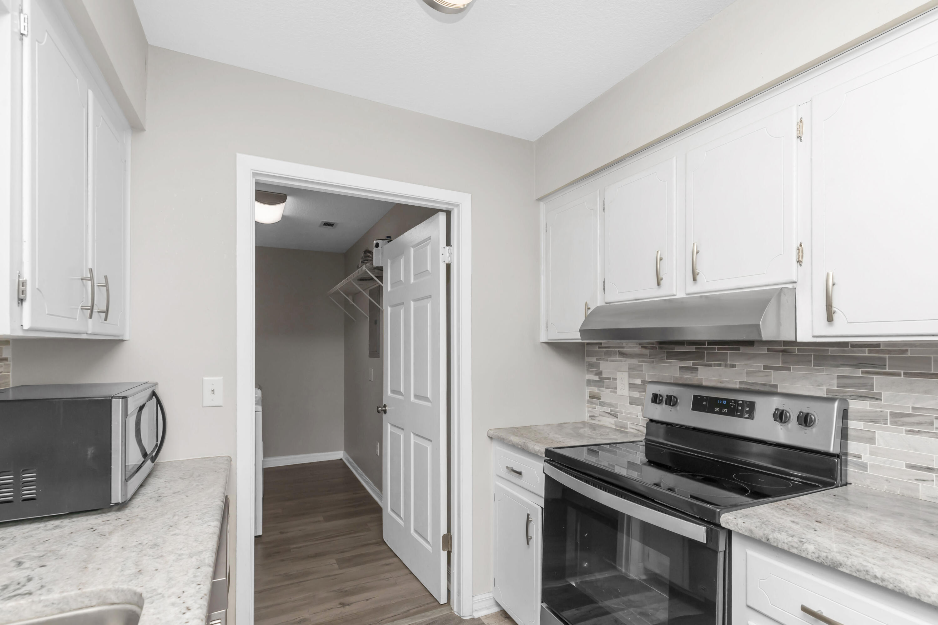 HERITAGE HILLS UNIT 1 - Residential Lease
