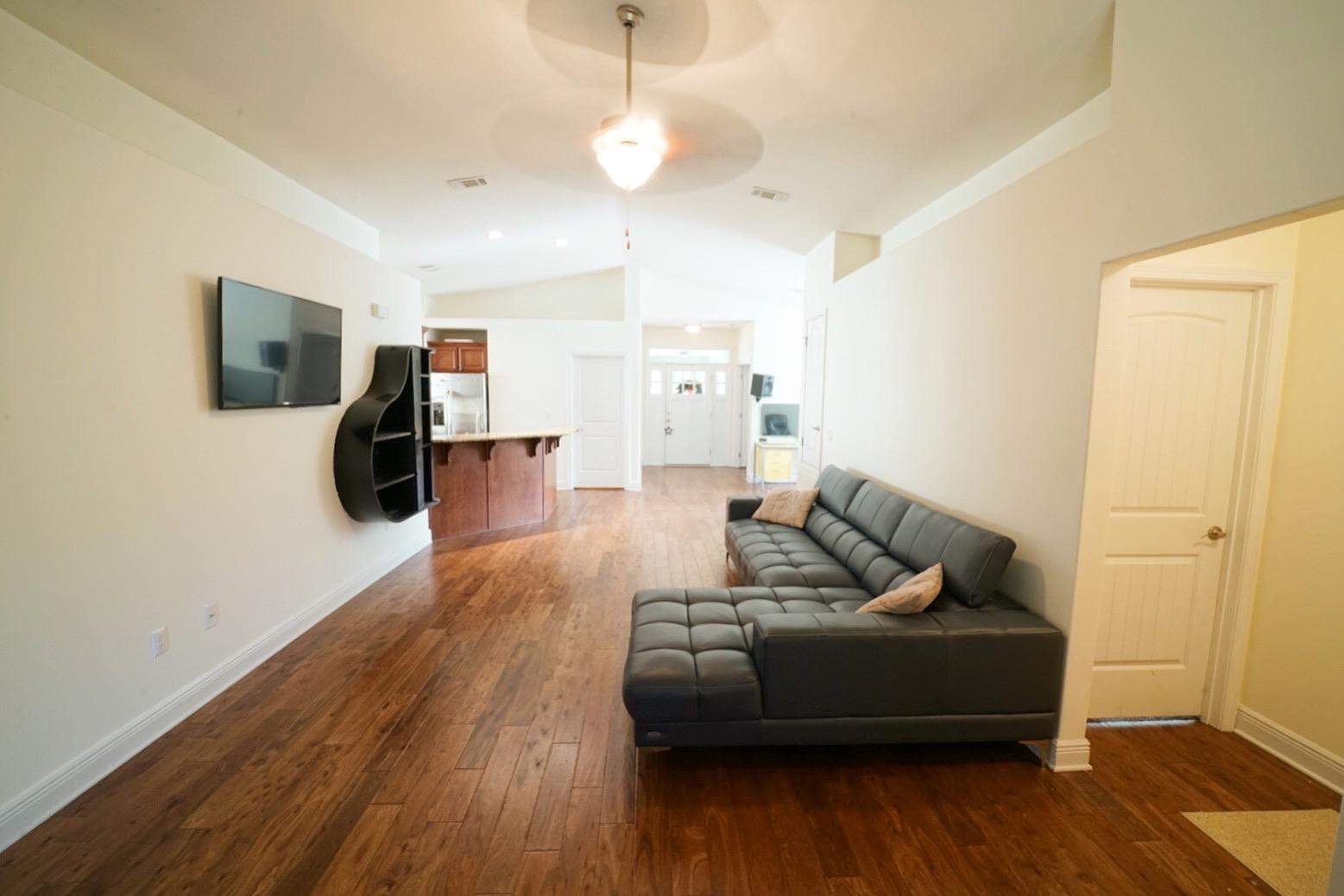 EAGLE BAY - Residential