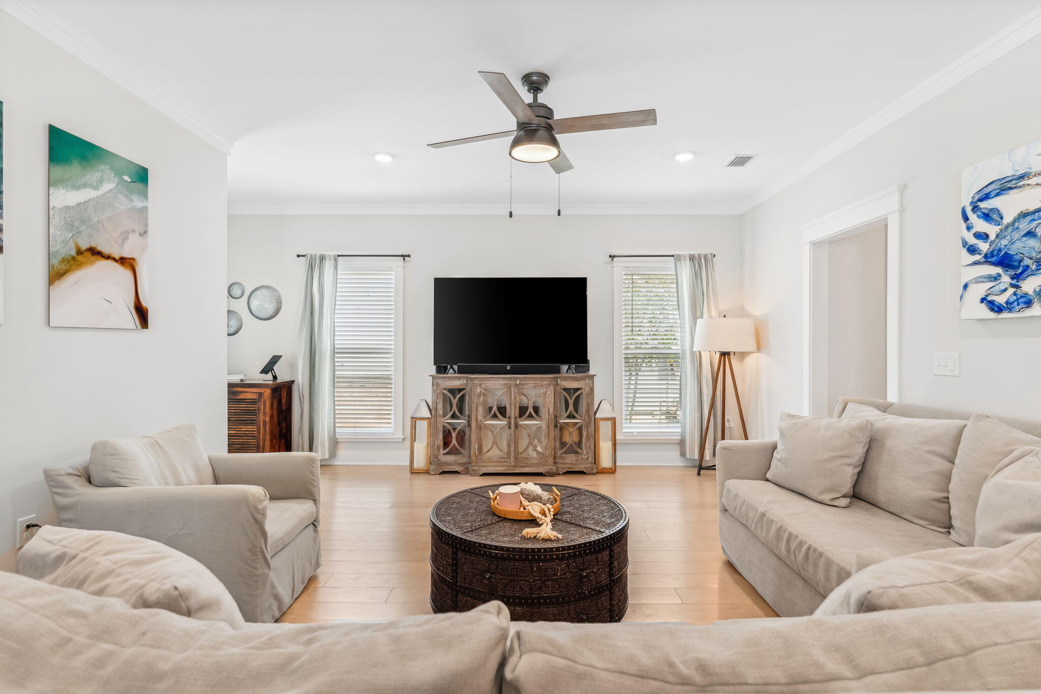 DAXTON ON THE BAY - Residential