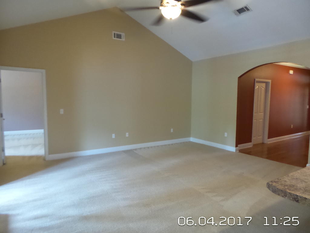 ROLLING RIDGE S/D - Residential Lease