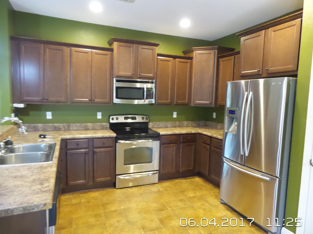 ROLLING RIDGE S/D - Residential Lease